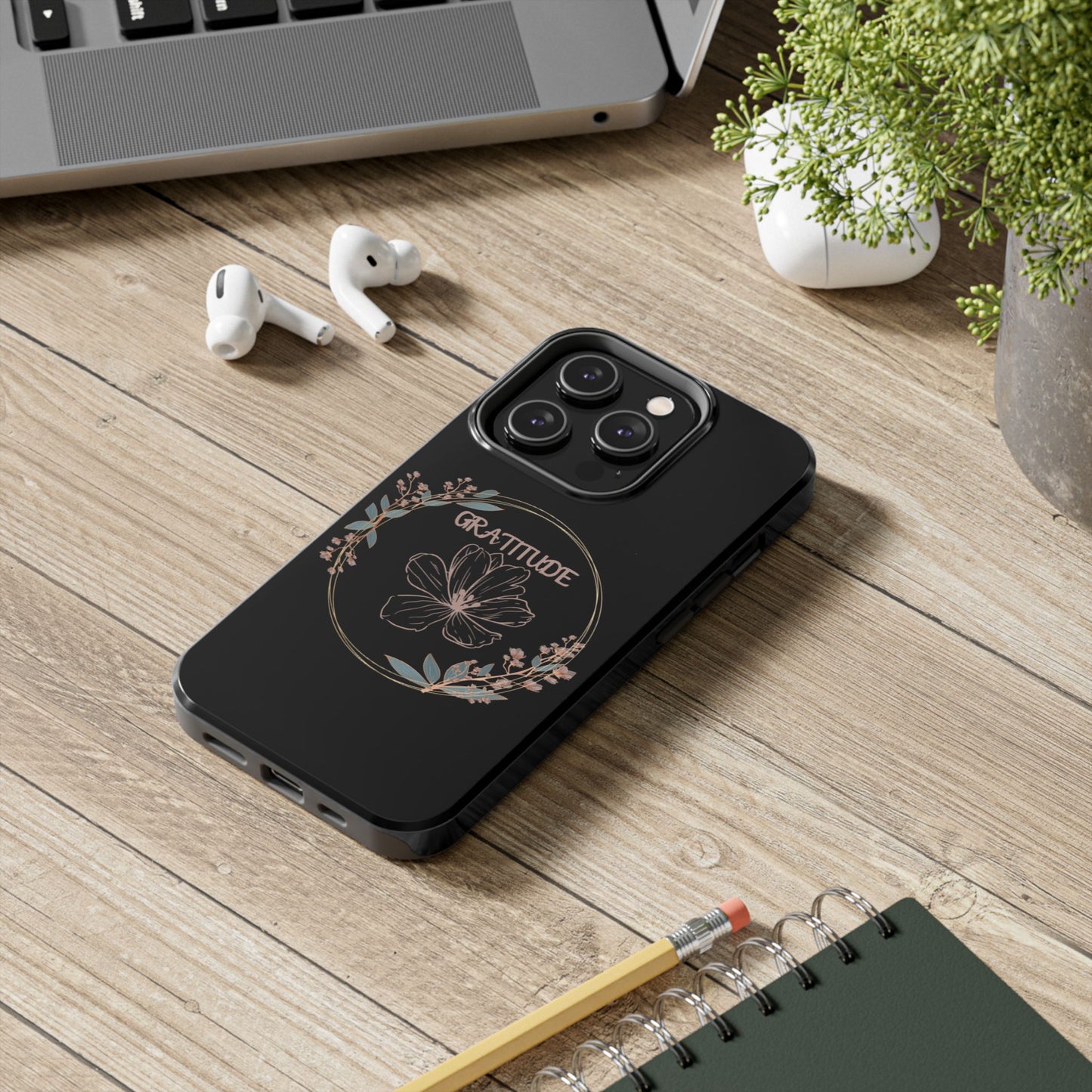 Coque rigide à motif floral collection Gratitude : une protection élégante au quotidien