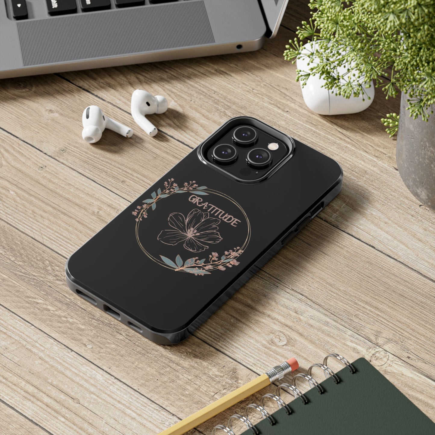 Coque rigide à motif floral collection Gratitude : une protection élégante au quotidien